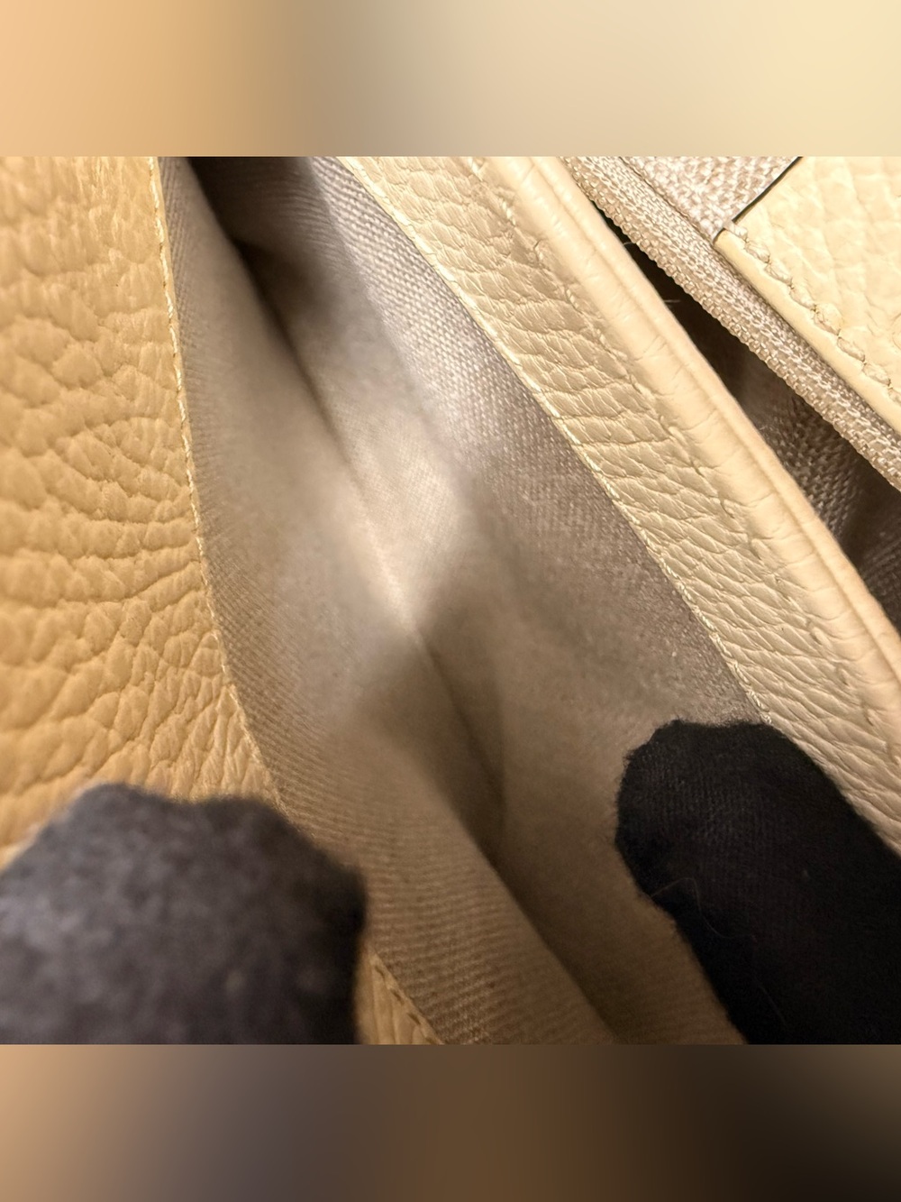 GUCCI-607720 493075 Interlocking G Beige Leather Crosbbody - Picture 5 of 15